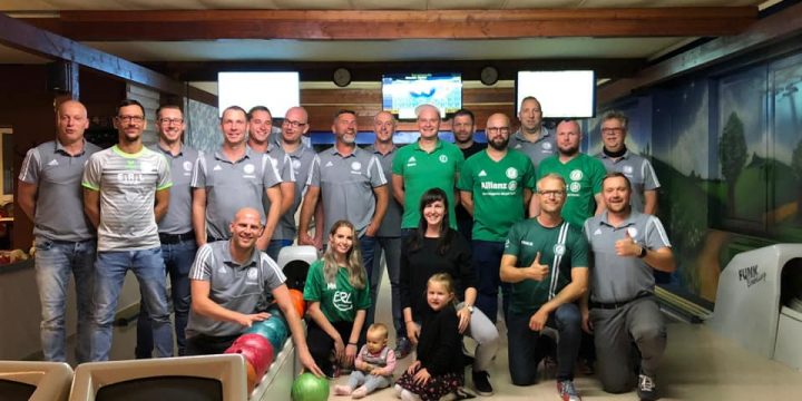 9. Vorstands- und Trainerbowlen