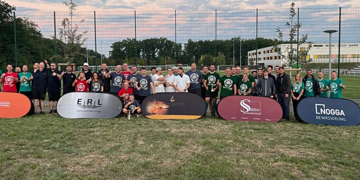 Sommerhilfswerk/Uground gewinnen 1. Human Table Soccer SANO Sponsorencup der BSG Chemie Schwarzheide