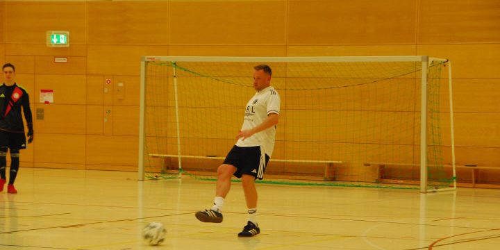 1. Mannschaft schlägt sich wacker beim heimischen Hallenturnier der Herren
