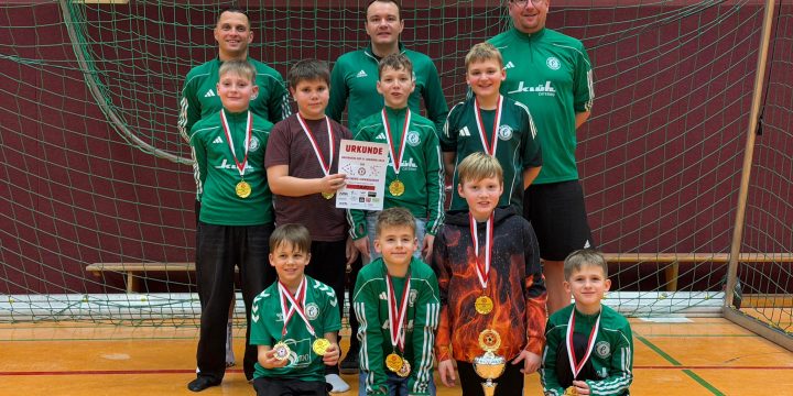 Doppelschicht für unsere E1-Junioren – Turniersieg und starker zweiter Platz!